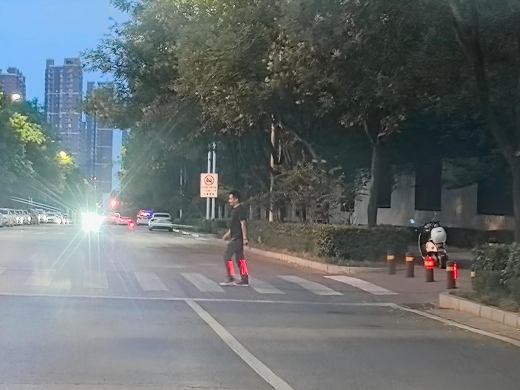 人行横道激光安全警示装置